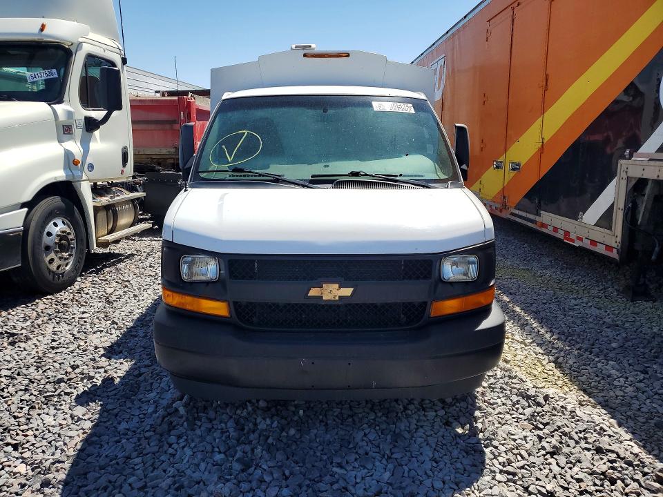 54604586 :رقم المزاد ، 1GB0GRFG9H1337846 vin ، 2017 Chevrolet Express G3500 مزاد بيع