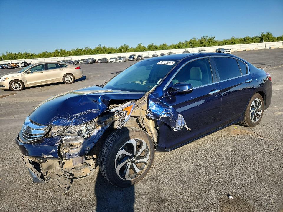 58130826 :رقم المزاد ، 1HGCR2F73GA184200 vin ، 2016 Honda Accord مزاد بيع