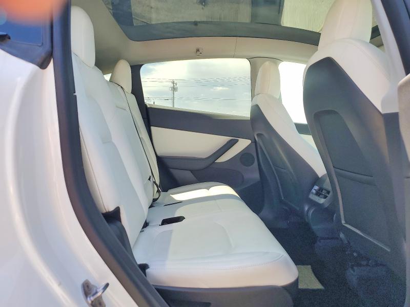 56514896 :رقم المزاد ، 5YJYGAEEXMF298637 vin ، 2021 Tesla Model Y مزاد بيع