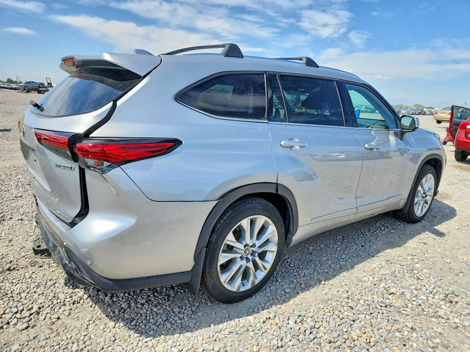 56466736 :رقم المزاد ، 5TDDBRCH5MS047321 vin ، 2021 Toyota Highlander مزاد بيع