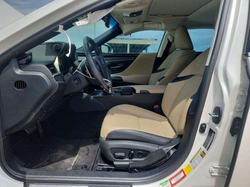 56535706 :رقم المزاد ، 58ADZ1B19LU053333 vin ، 2020 Lexus Es مزاد بيع