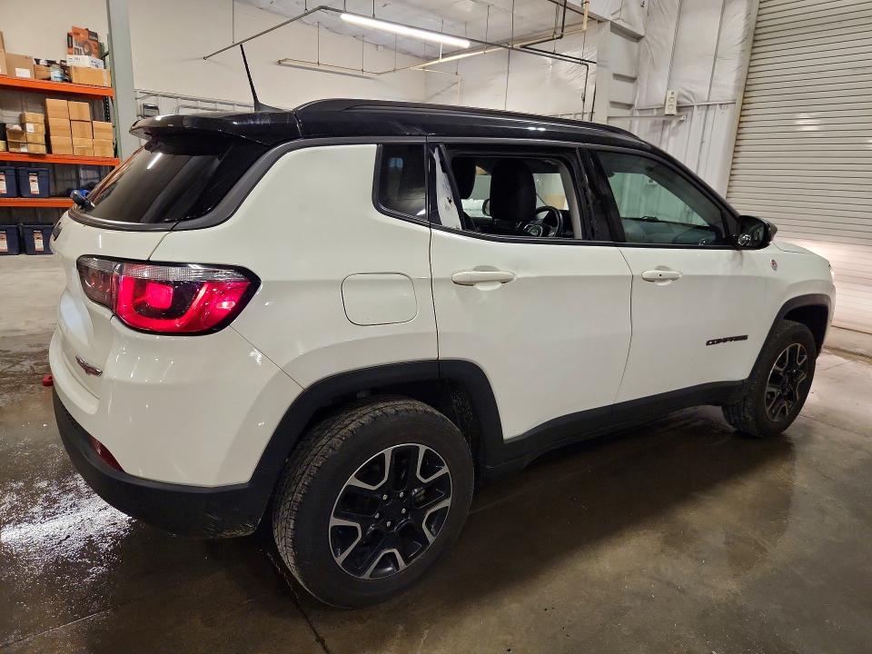 59118966 :رقم المزاد ، 3C4NJDDB2JT501191 vin ، 2018 Jeep Compass مزاد بيع