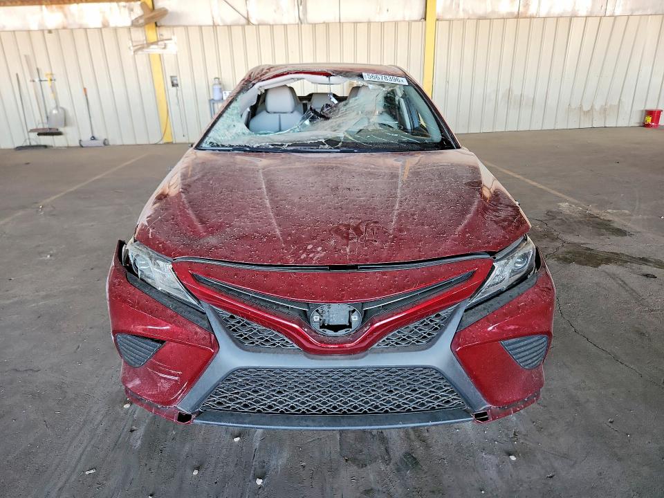 56678396 :رقم المزاد ، 4T1B11HK4JU537395 vin ، 2018 Toyota Camry مزاد بيع
