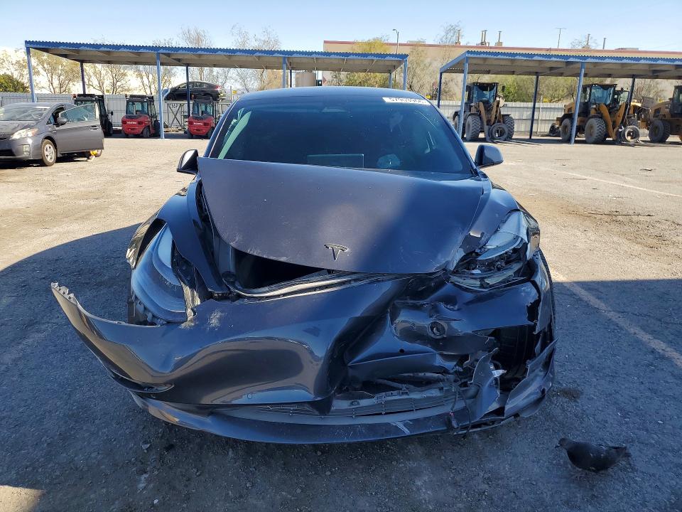 57953966 :رقم المزاد ، 5YJ3E1EB7NF136309 vin ، 2022 Tesla Model 3 مزاد بيع