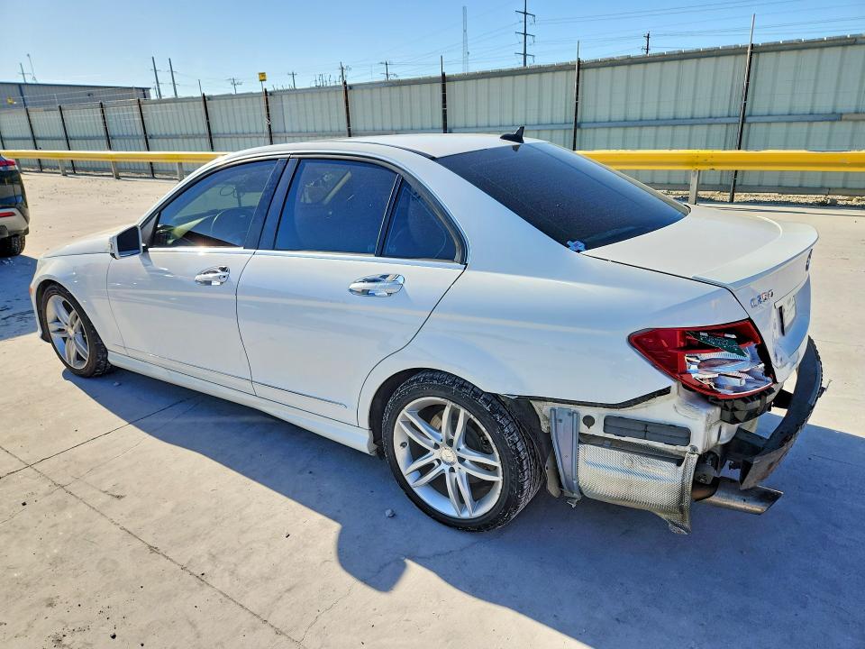 Продажа на аукционе авто 2013 Mercedes-benz C, vin: WDDGF4HB1DR285504, номер лота: 55754296
