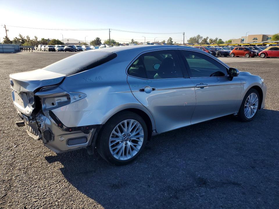 56707656 :رقم المزاد ، 4T1B21HKXJU507248 vin ، 2018 Toyota Camry Hybrid مزاد بيع