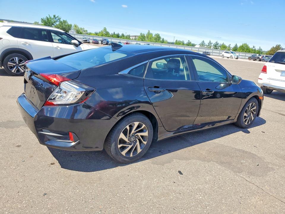 57202956 :رقم المزاد ، 2HGFC2F75JH503944 vin ، 2018 Honda Civic مزاد بيع