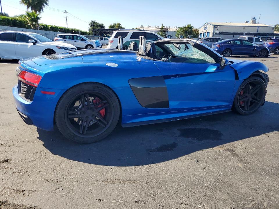58484946 :رقم المزاد ، WUAVACFX7H7905009 vin ، 2017 Audi R8 مزاد بيع