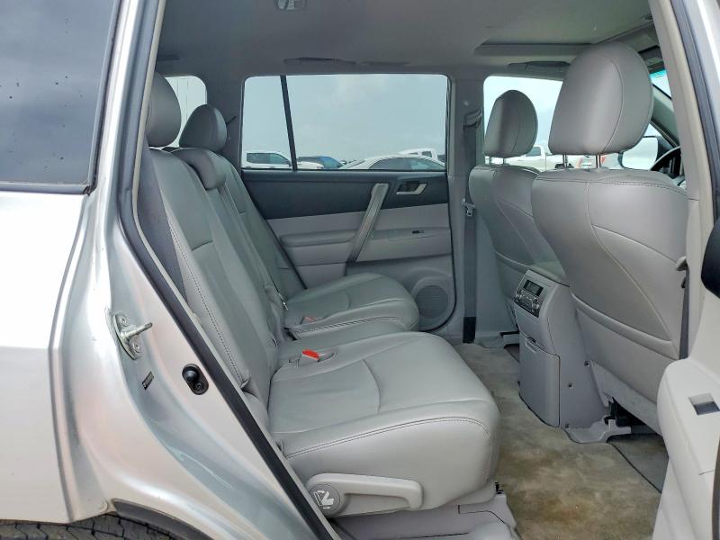 57526126 :رقم المزاد ، 5TDKK3EH2AS008330 vin ، 2010 Toyota Highlander مزاد بيع
