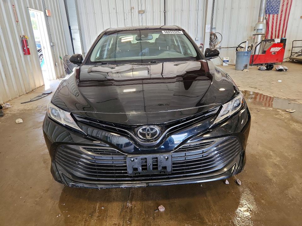 56055526 :رقم المزاد ، JTNB11HK3J3005299 vin ، 2018 Toyota Camry مزاد بيع