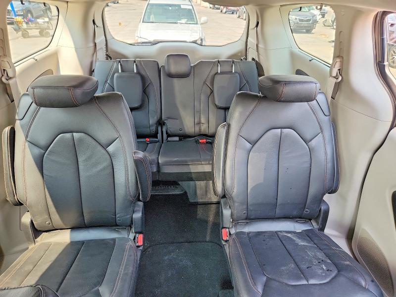 58132716 :رقم المزاد ، 2C4RC1BG4HR660042 vin ، 2017 Chrysler Pacifica مزاد بيع