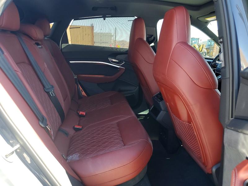 2024 Audi Sq8 E-tron მანქანა იყიდება აუქციონზე, vin: WA1DCBGE5RB051740, აუქციონის ნომერი: 58817356