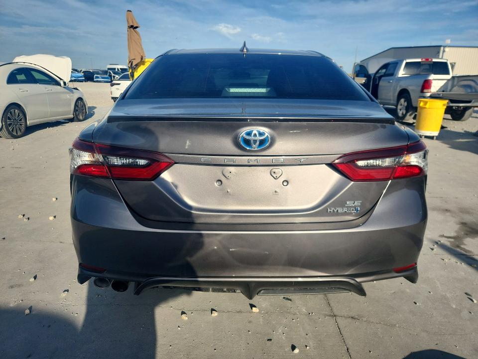 55773786 :رقم المزاد ، 4T1G31AK7MU548924 vin ، 2021 Toyota Camry مزاد بيع