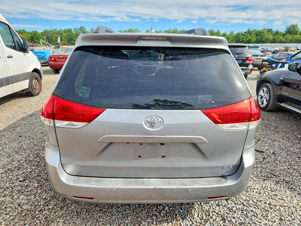 2013 Toyota Sienna მანქანა იყიდება აუქციონზე, vin: 5TDDK3DC3DS057913, აუქციონის ნომერი: 58187276