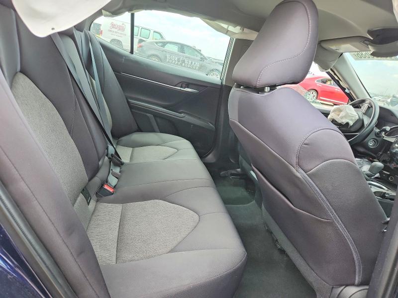 56459686 :رقم المزاد ، 4T1C11AK0NU671597 vin ، 2022 Toyota Camry مزاد بيع