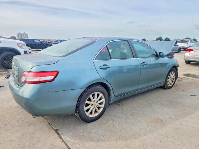 55580406 :رقم المزاد ، 4T4BF3EK1BR152255 vin ، 2011 Toyota Camry مزاد بيع