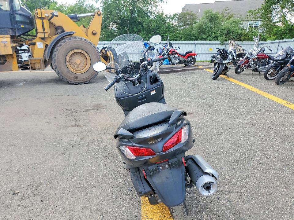 57445436 :رقم المزاد ، MLCCH41A2K1600104 vin ، 2019 Suzuki Uh200 مزاد بيع