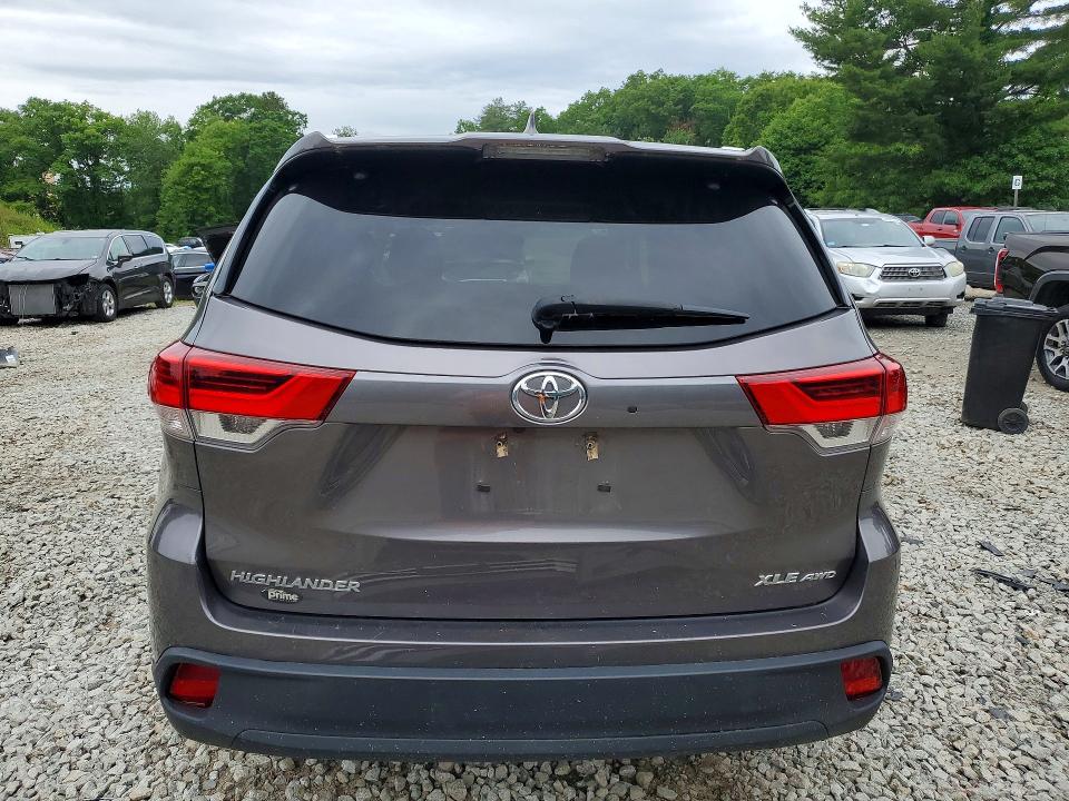 2019 Toyota Highlander მანქანა იყიდება აუქციონზე, vin: 5TDJZRFH1KS700363, აუქციონის ნომერი: 57814946