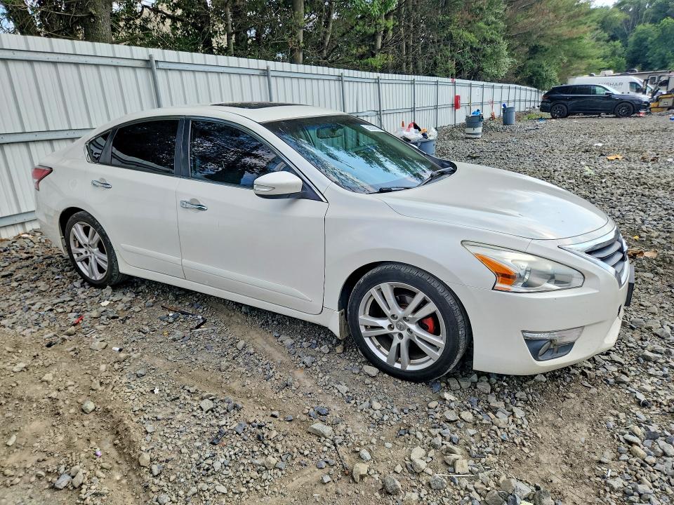 59088666 :رقم المزاد ، 1N4BL3AP5FC151605 vin ، 2015 Nissan Altima مزاد بيع