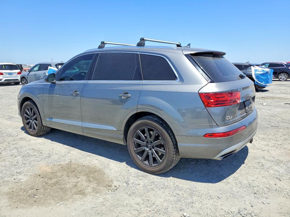 58489136 :رقم المزاد ، WA1LAAF71HD047671 vin ، 2017 Audi Q7 مزاد بيع