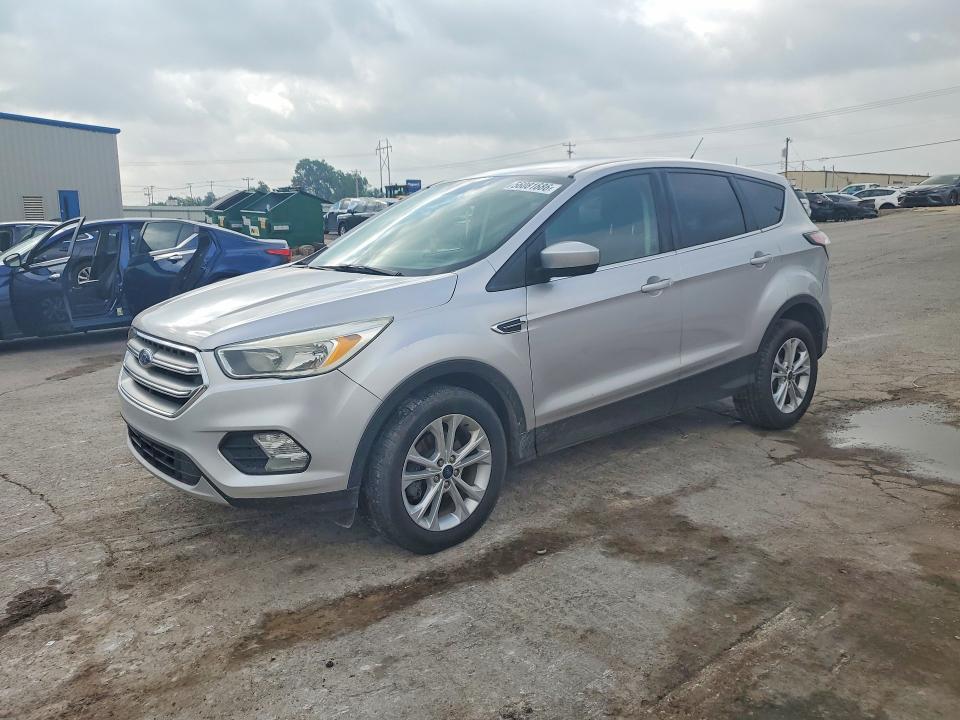 56081686 :رقم المزاد ، 1FMCU0GD0HUA80913 vin ، 2017 Ford Escape مزاد بيع