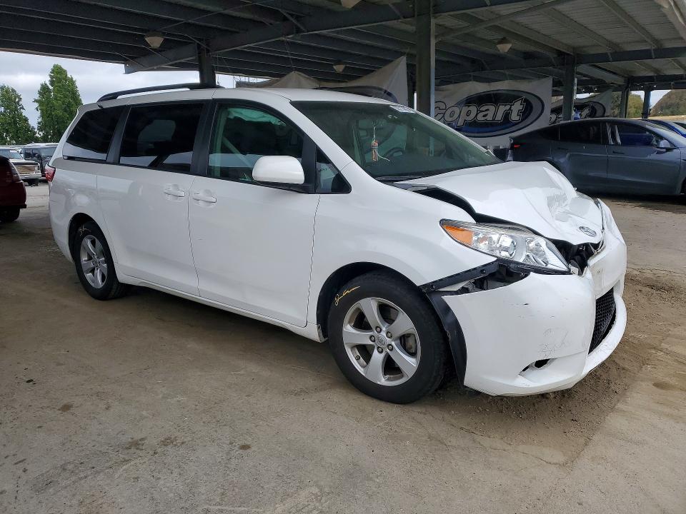 Продажа на аукционе авто 2017 Toyota Sienna, vin: 5TDKZ3DC3HS883024, номер лота: 58311466