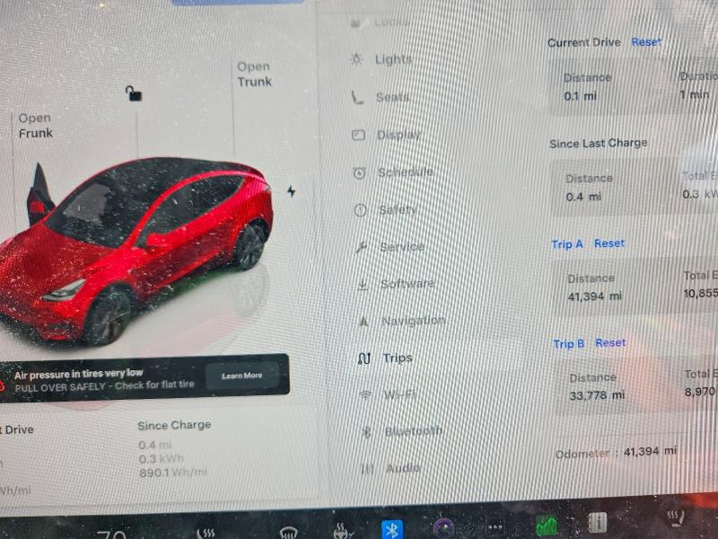 2024 Tesla Model Y მანქანა იყიდება აუქციონზე, vin: 7SAYGDED9RF102738, აუქციონის ნომერი: 57370246