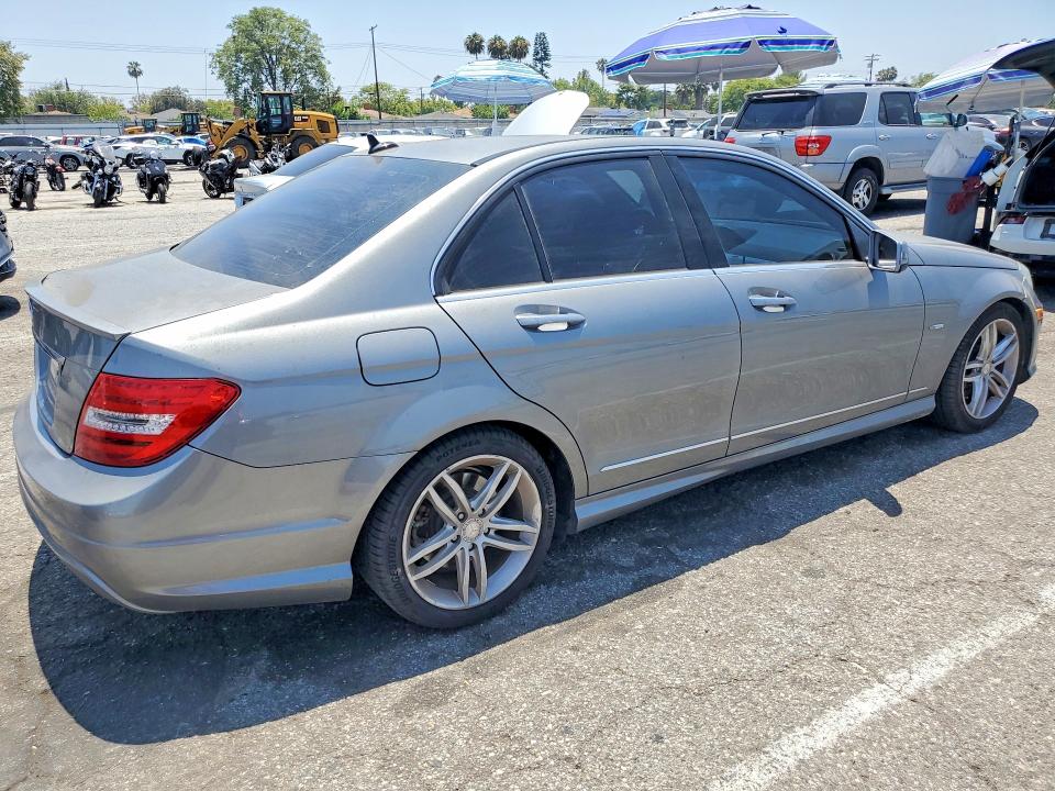 58492126 :رقم المزاد ، WDDGF4HB1CR216486 vin ، 2012 Mercedes-benz C مزاد بيع