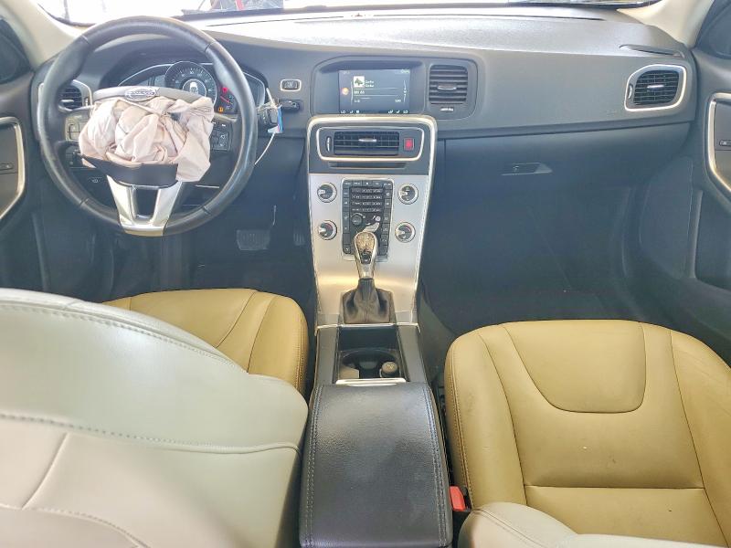 2017 Volvo S60 მანქანა იყიდება აუქციონზე, vin: YV126MFL7H2422731, აუქციონის ნომერი: 57040916