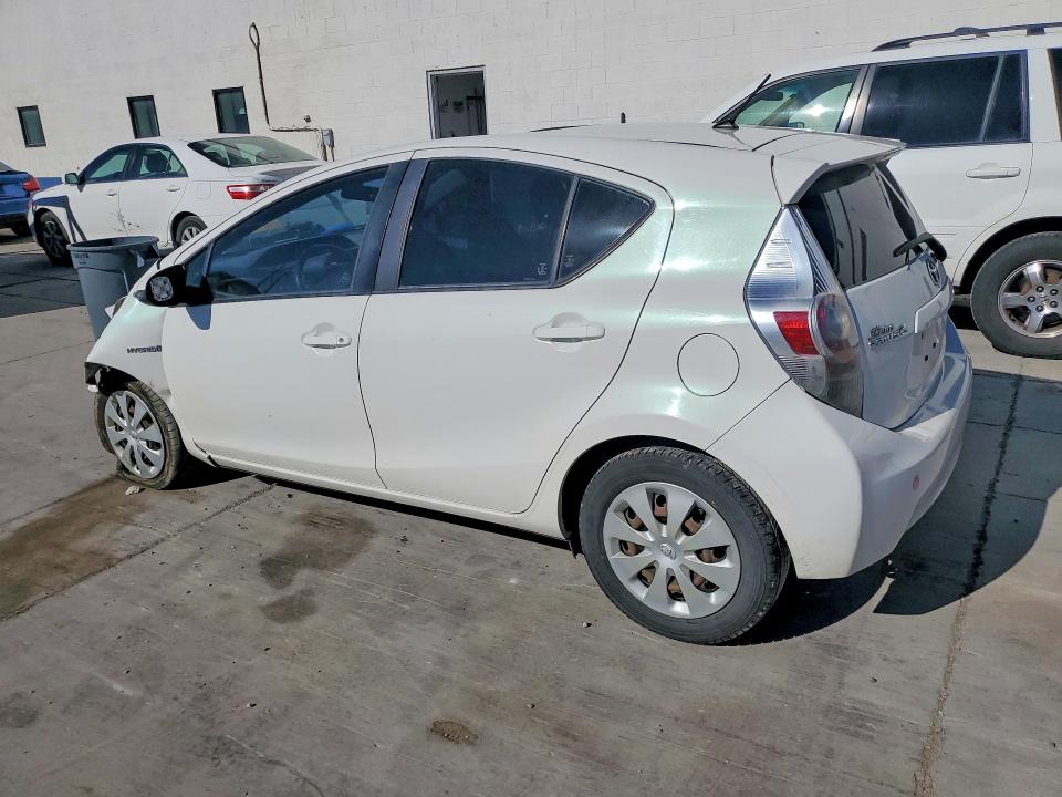 56608226 :رقم المزاد ، JTDKDTB30D1556184 vin ، 2013 Toyota Prius C مزاد بيع