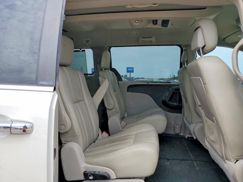 57336066 :رقم المزاد ، 2A4RR8DG4BR676151 vin ، 2011 Chrysler Town & Country مزاد بيع