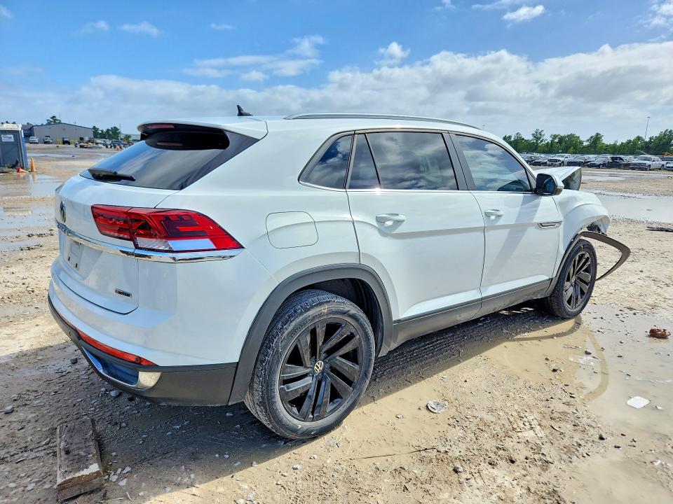 57632036 :رقم المزاد ، 1V2KC2CA7NC204220 vin ، 2022 Volkswagen Atlas Cross Sport مزاد بيع