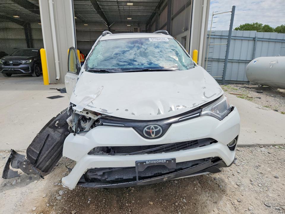Продаж на аукціоні авто 2017 Toyota Rav4, vin: JTMRFREV6HJ119403, номер лоту: 57784526
