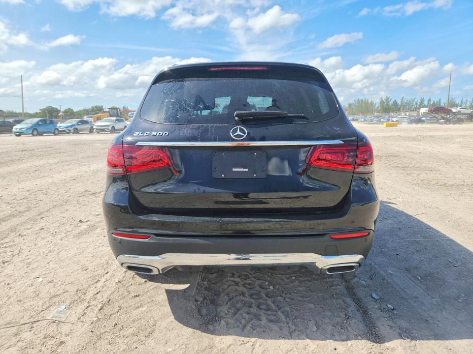 56570906 :رقم المزاد ، W1N0G8DB1NV373184 vin ، 2022 Mercedes-benz Glc مزاد بيع