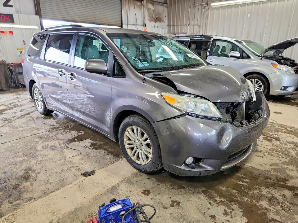 Продажа на аукционе авто 2011 Toyota Sienna, vin: 5TDYK3DC6BS025374, номер лота: 55891846