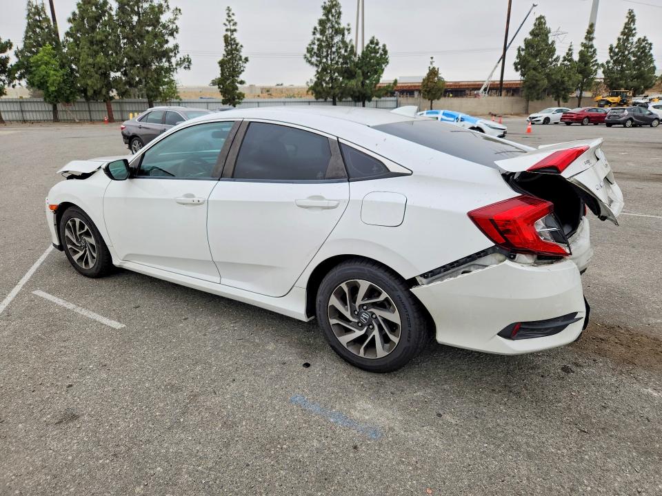 56621796 :رقم المزاد ، 2HGFC2F7XHH525612 vin ، 2017 Honda Civic مزاد بيع