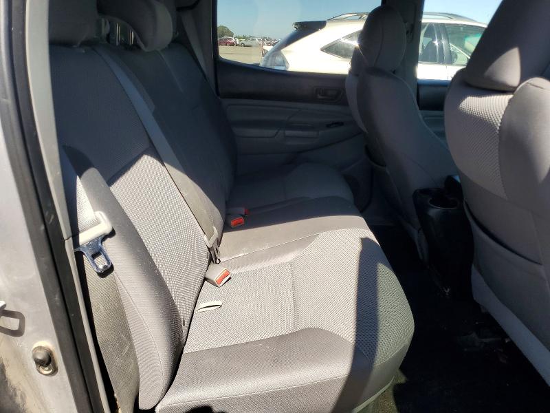 56439106 :رقم المزاد ، 5TFLU4EN4FX135978 vin ، 2015 Toyota Tacoma مزاد بيع