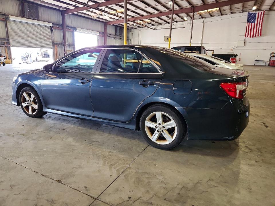 58812696 :رقم المزاد ، 4T1BF1FK5EU452849 vin ، 2014 Toyota Camry مزاد بيع