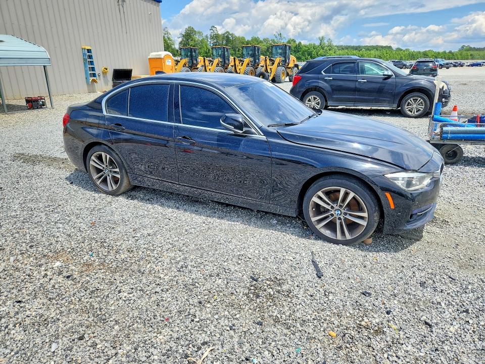 55550776 :رقم المزاد ، WBA8B9G54HNU50975 vin ، 2017 Bmw 330 مزاد بيع