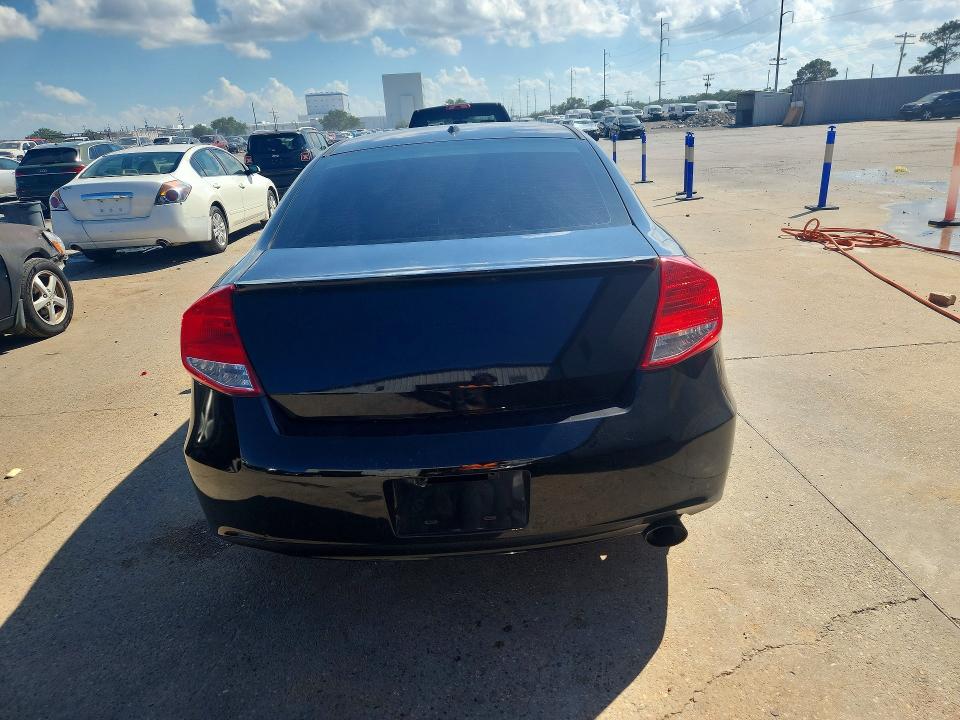 56785426 :رقم المزاد ، 1HGCS1B87BA005405 vin ، 2011 Honda Accord مزاد بيع