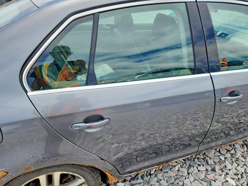 57567016 :رقم المزاد ، 3VWSF81K66M670189 vin ، 2006 Volkswagen Jetta مزاد بيع