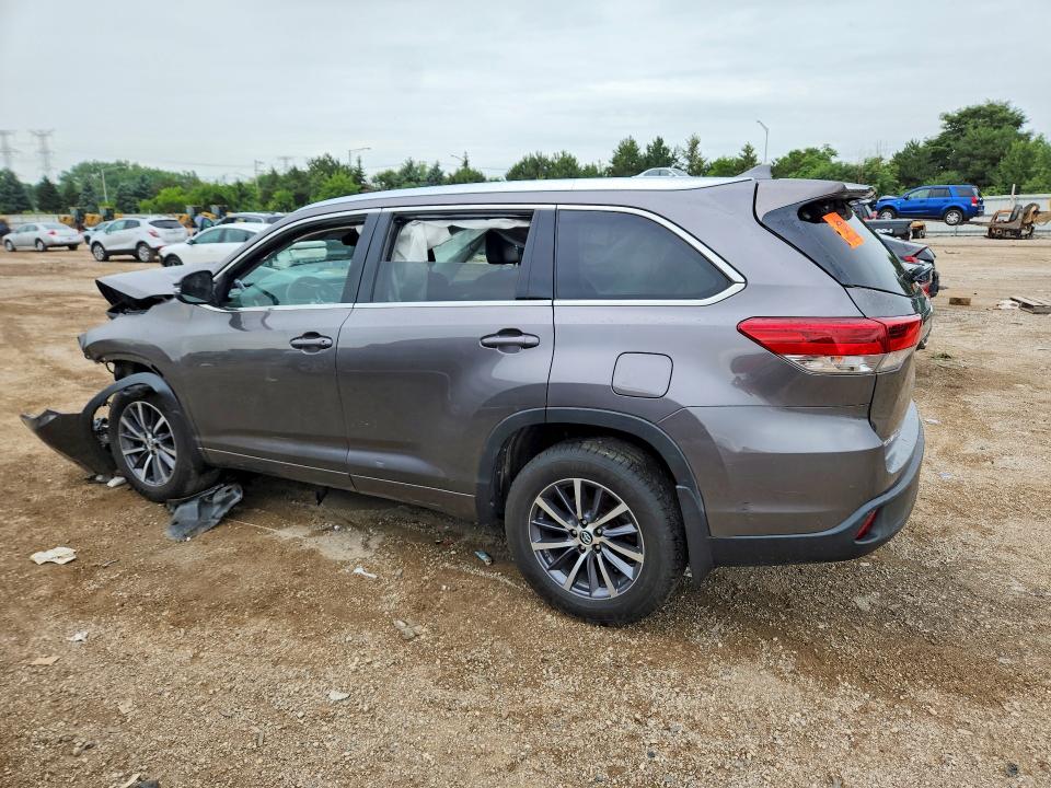 2018 Toyota Highlander მანქანა იყიდება აუქციონზე, vin: 5TDJZRFHXJS854925, აუქციონის ნომერი: 58584256