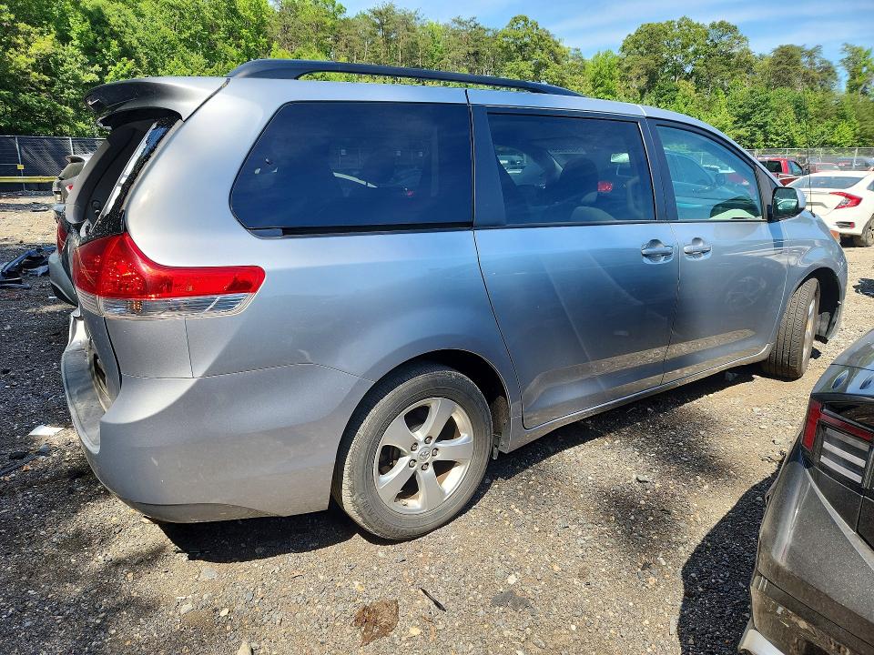 Aukcja sprzedaży 2014 Toyota Sienna, vin: 5TDKK3DC8ES489776, numer aukcji: 56278656
