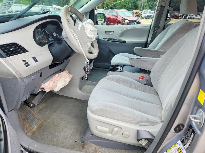 74513425 :رقم المزاد ، 5TDJK3DC5BS019552 vin ، 2011 Toyota Sienna مزاد بيع