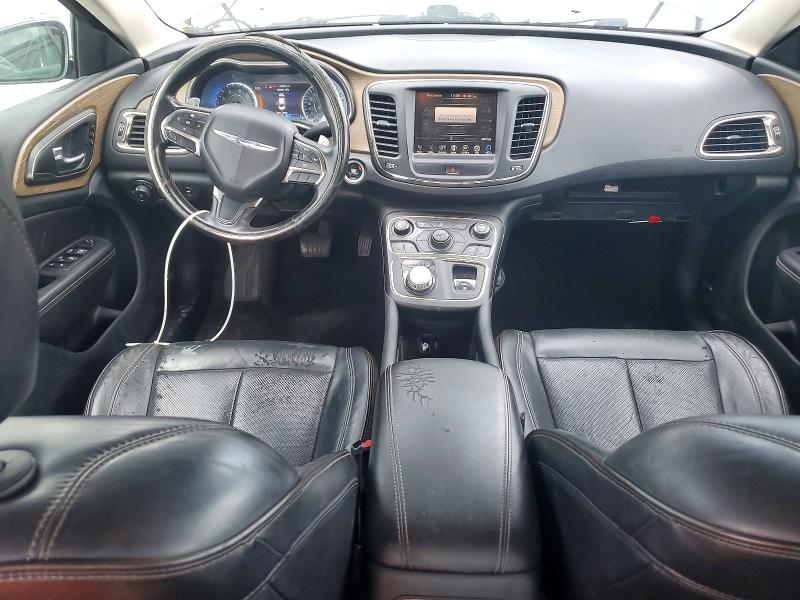58381446 :رقم المزاد ، 1C3CCCCG5FN581557 vin ، 2015 Chrysler 200 مزاد بيع