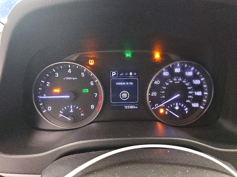 55168036 :رقم المزاد ، 5NPD84LF7HH151160 vin ، 2017 Hyundai Elantra مزاد بيع