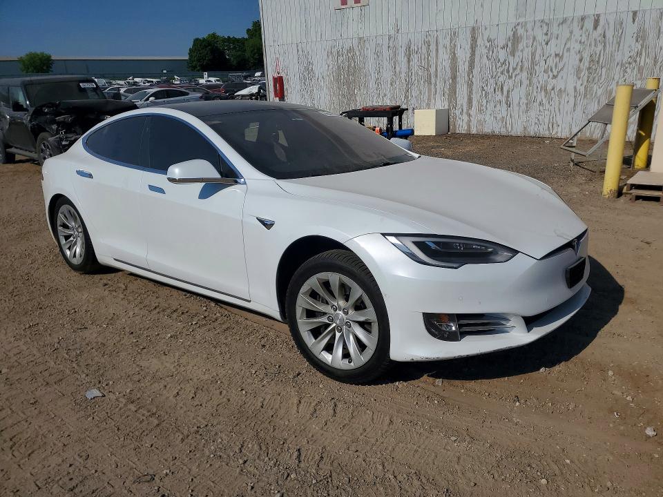 Продаж на аукціоні авто 2018 Tesla Model S, vin: 5YJSA1E20JF289714, номер лоту: 55472156