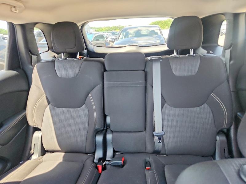 58281356 :رقم المزاد ، 1C4PJMCB6FW702975 vin ، 2015 Jeep Cherokee مزاد بيع