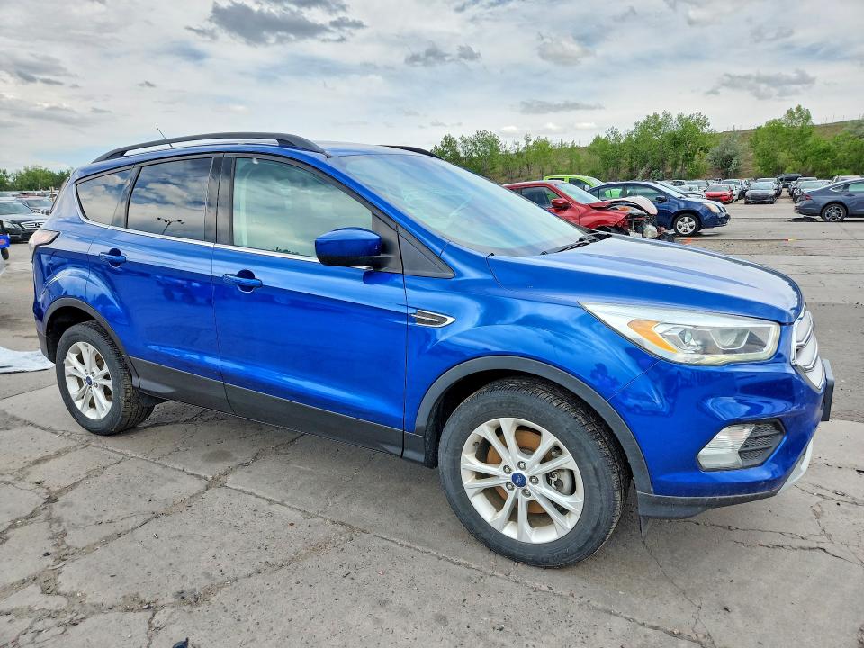 Продажа на аукционе авто 2017 Ford Escape, vin: 1FMCU9GD4HUE90490, номер лота: 55956866
