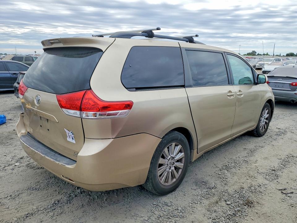 Aukcja sprzedaży 2011 Toyota Sienna, vin: 5TDJK3DC1BS002960, numer aukcji: 58935936